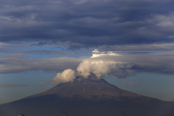 Popocatépetl emite 154 exhalaciones de baja intensidad