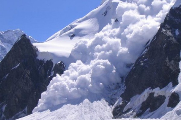 Avalancha en el norte de Italia deja tres muertos