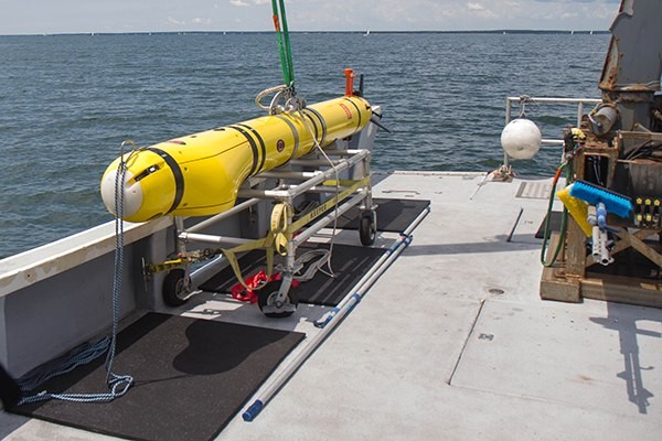 Planeador submarino establece nuevo récord de profundidad de inmersión