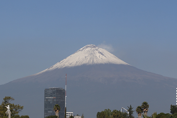 Popocatépetl mantiene exhalaciones de baja intensidad