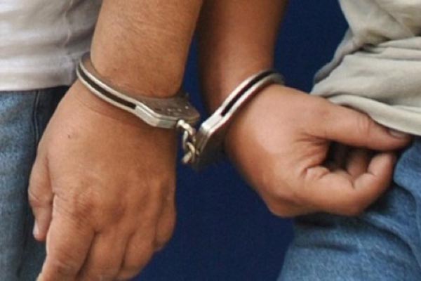 Rateros robaron una llanta y en su loca huida chocaron