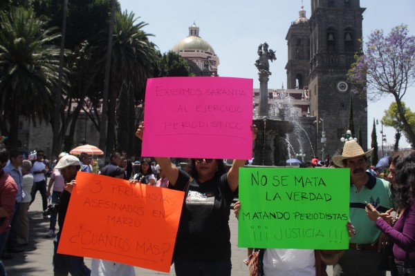 Protestan en el zócalo contra asesinatos de periodistas