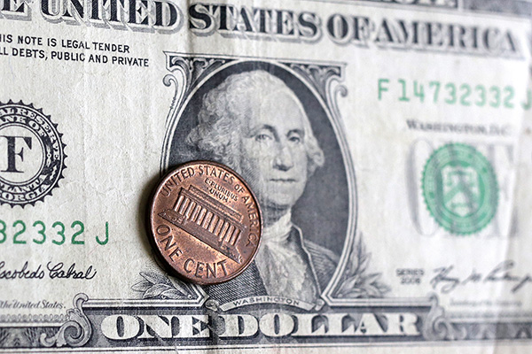 Dólar abre con descenso mínimo, bancos lo venden hasta en 19.28