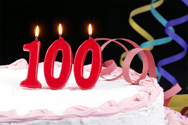 En su cumpleaños número 100, pide regresar a su antiguo empleo