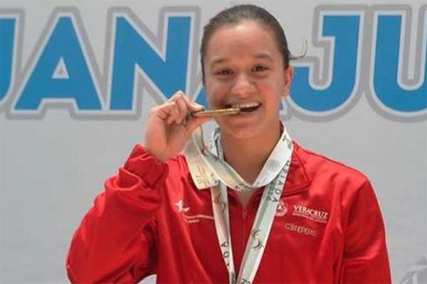 Clavadista mexicana Viviana Peniche obtiene bronce en Serie Mundial
