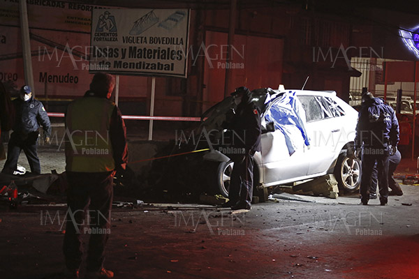 Encontronazo entre camionetas; dos muertos