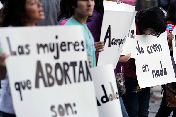 Ni represiones ni limitaciones para el aborto, dice Quezada