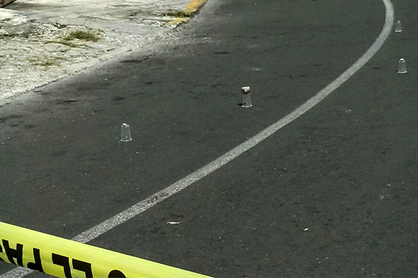 Ejecutan a balazos a regidora de Jopala; su marido está herido