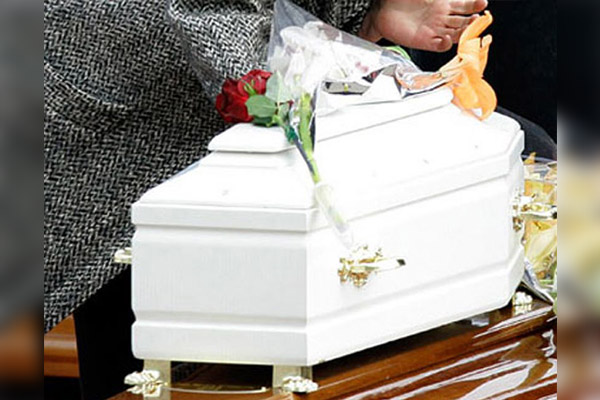 Dieron el último adiós al bebé asesinado