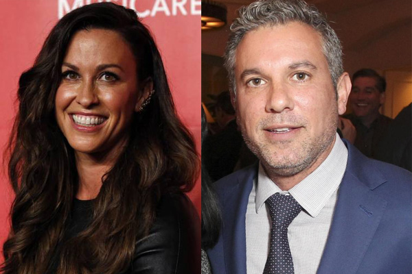 Sentencian a seis años de prisión a exmanager que robó a Alanis Morissette