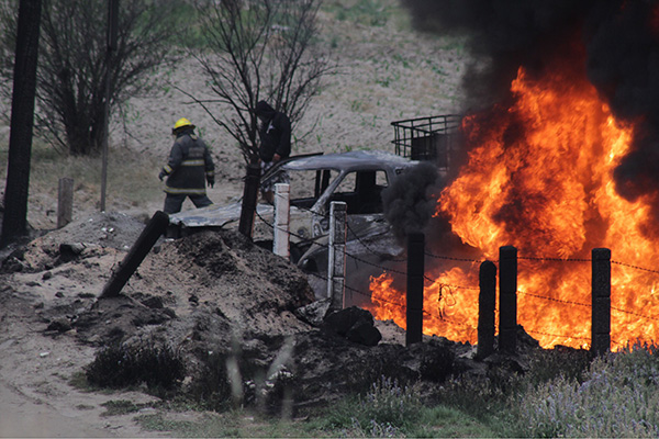 No para el incendio por explosión de dos tomas clandestinas