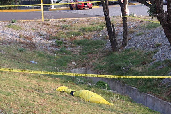 Hallan a un hombre con disparo en la cabeza en Huejotzingo