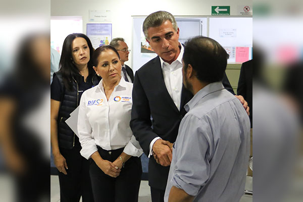 Dinorah y Tony Gali reiteran apoyo a menores afectados en Chilchotla