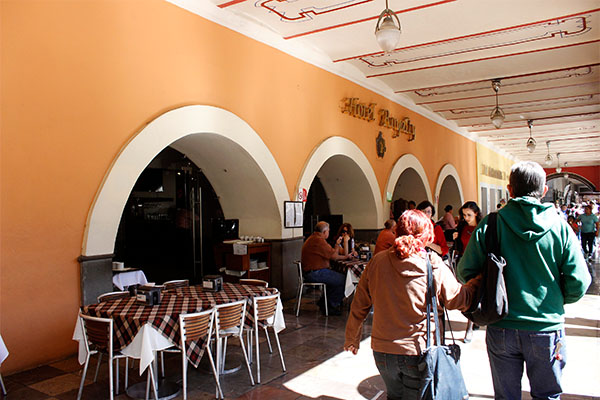 Pocas mamás desayunaron en restaurantes del CH
