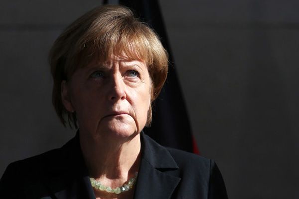Merkel califica de "muy lamentable" retirada de EUA del Acuerdo de París