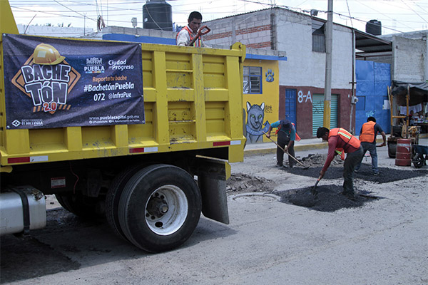 La reparación de vialidades continúa en toda la ciudad