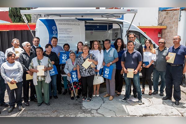 DIF municipal entregó aparatos auditivos a trabajadores del Ayuntamiento