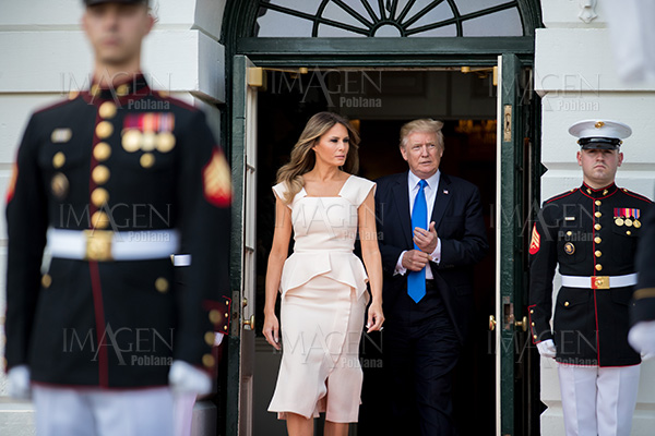 Procuradores de 10 entidades piden a Trump poner fin a DACA