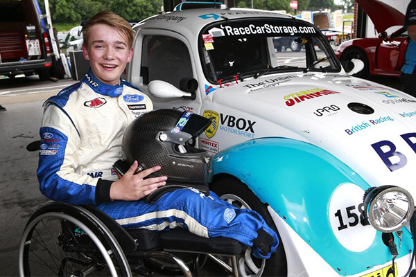 Piloto Inglés Billy Monger regresa a las pistas, tras amputación de ambas piernas