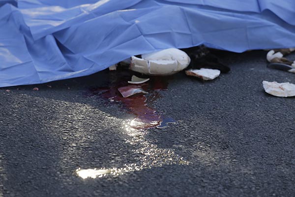 Desde un vehículo en marcha, asesinan a supuesto policía