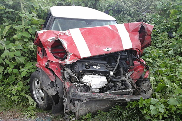 Fallecen dos mujeres al salir proyectadas de Mini Cooper en la Puebla-Orizaba