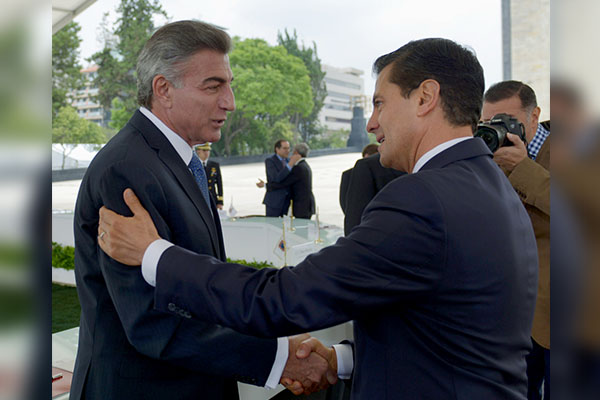 Participa Tony Gali en izamiento de banderas por el 15 aniversario de Conago