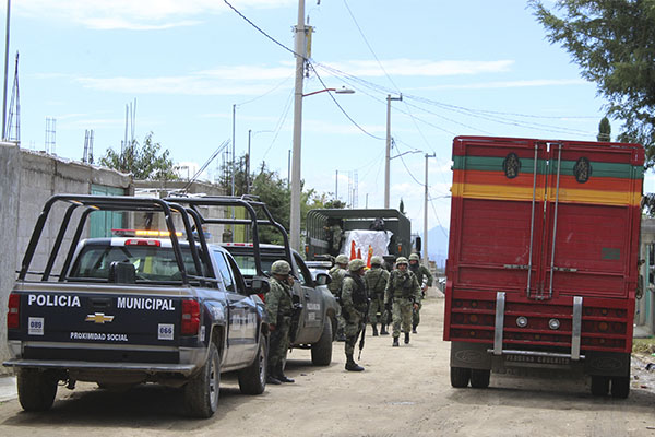 Otro operativo contra huachicol en Texmelucan; aseguran 20 camionetas