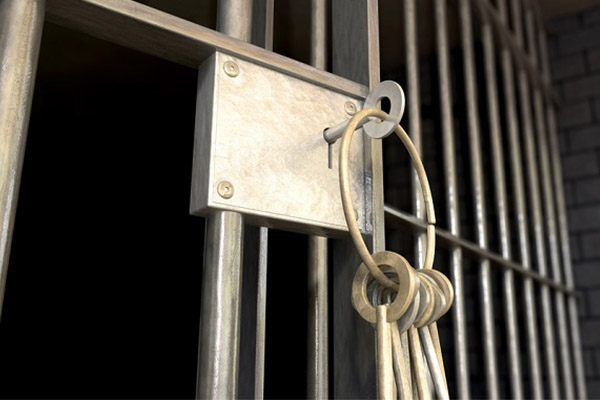 Libre, mujer que atropelló a su ebrio marido; alega que fue un accidente