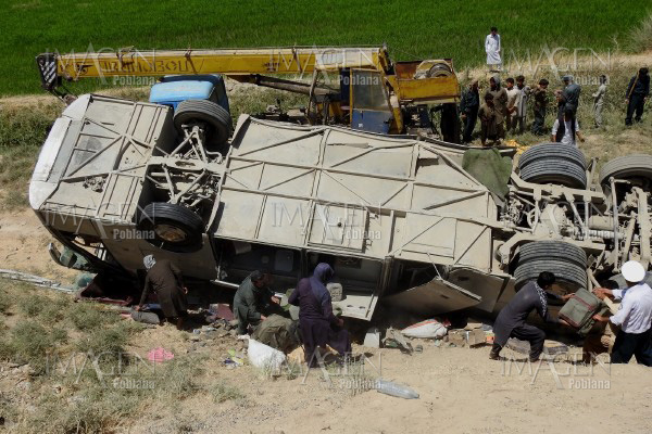 Accidente de tráfico deja 14 muertos y 26 heridos en Afganistán