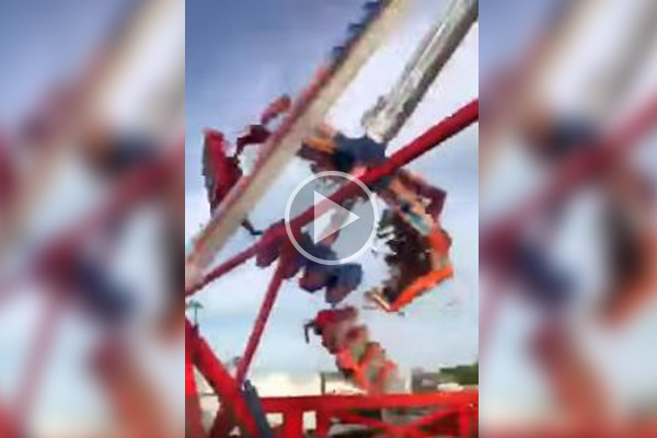Juego mecánico sale volando y termina con la vida de un joven