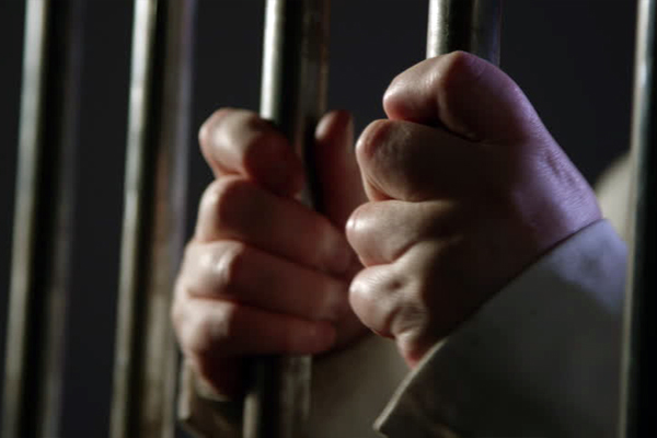 Condenado a muerte un hombre que mató a 19 personas con un pico