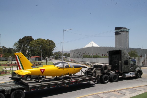 Se suman aeronaves del Ejército a exposición de las Fuerzas Armadas