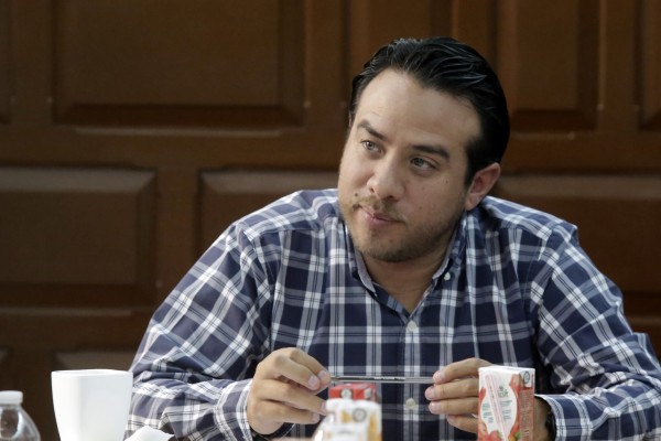 Siguen convenciendo a comerciantes sobre prohibición de alcohol