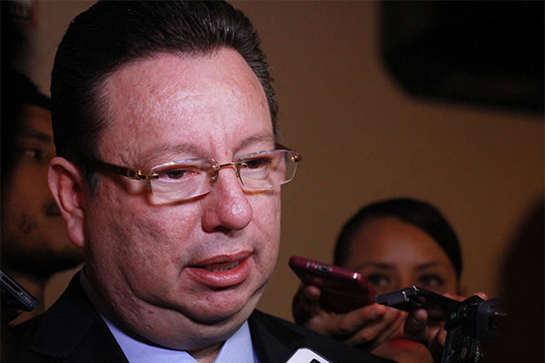 Eukid Castañón denuncia a Gustavo Garmendia por amenazas