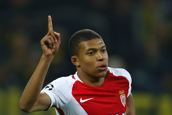 PSG ofrece al Mónaco 181 millones de dólares por Mbappé