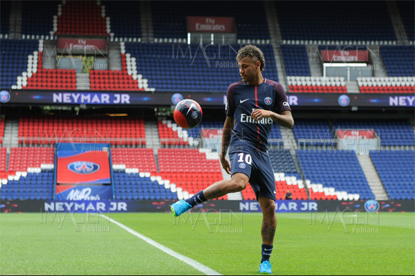 Federación francesa recibe autorización para que Neymar pueda jugar