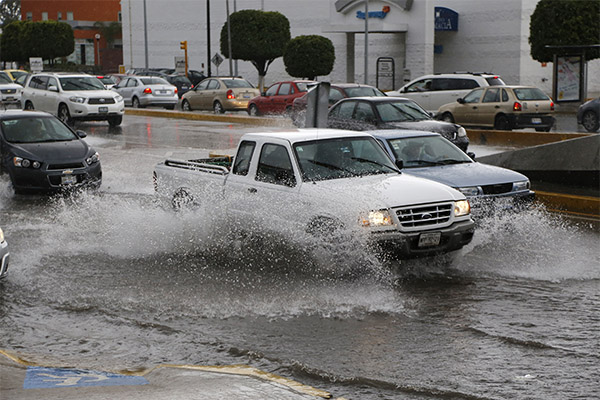 Saldo blanco y sin incidentes en espectaculares a pesar de lluvias: Navarro