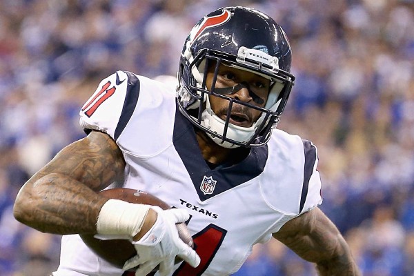 Suspenden a receptor de Houston, Jaelen Strong, por sustancia prohibida