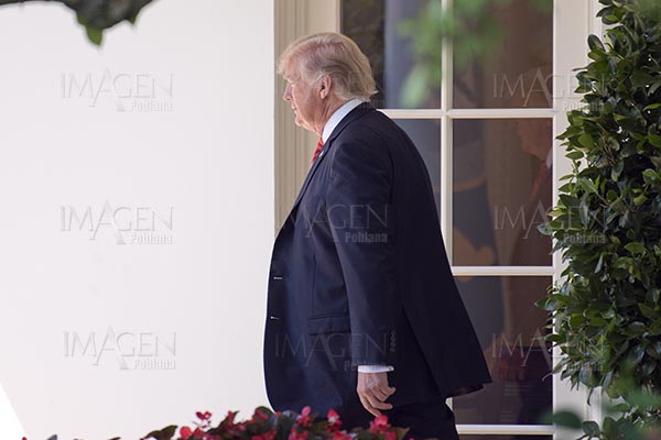 Trump firma orden ejecutiva que impone nuevas sanciones a Venezuela