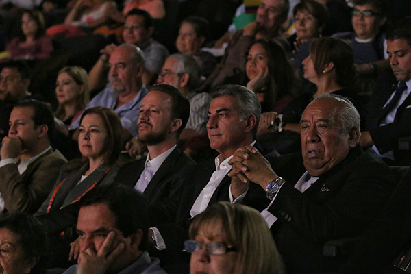 Tony Gali asiste a la clausura del XVIII Festival Mundial de Coros