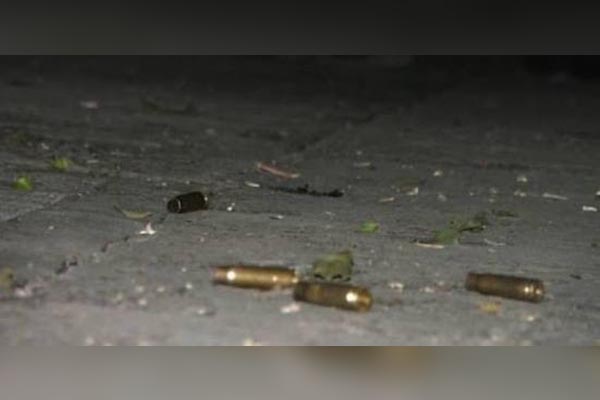 Balean a cinco hombres en un taxi; dos están muertos