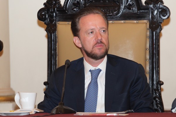 Ayuntamiento buscará recursos federales para semaforización inteligente