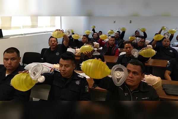 Capacitan a policías estatales como “Asistentes Sanitarios Tácticos”