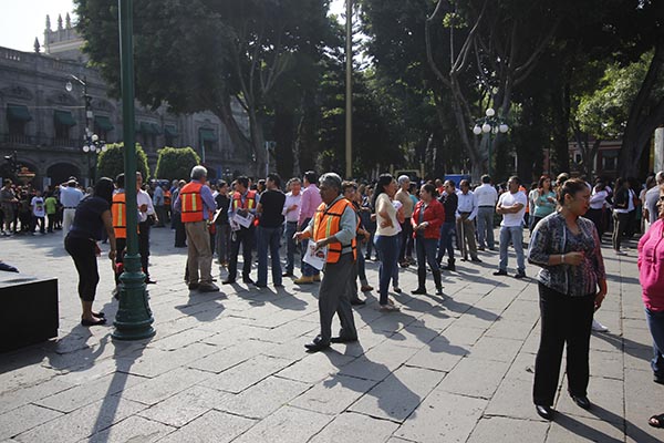 Alarma por réplica de sismo causa pánico entre poblanos