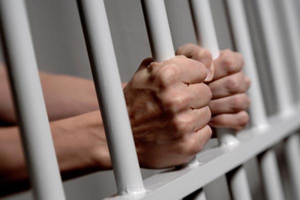 Prisión preventiva contra dos sujetos detenidos por robo de vehículo