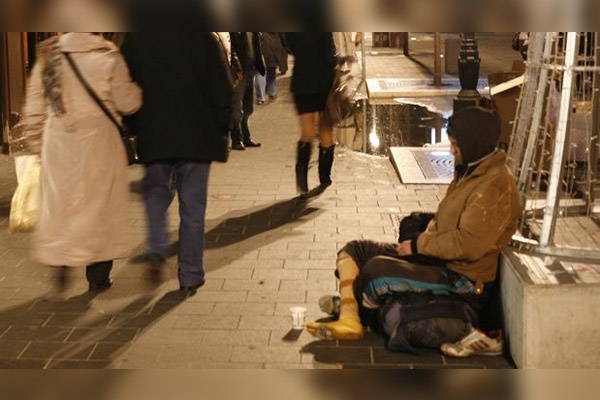 Más de 30 % de franceses vive en pobreza