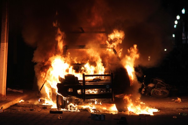 Incendian camioneta de alcalde porque salvó a un delincuente