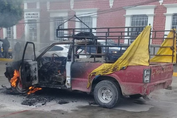 Por robar una bicicleta, lo lincharon y después lo quemaron