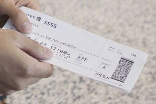 Un riesgo, presumir en redes que tienes un boleto de avión