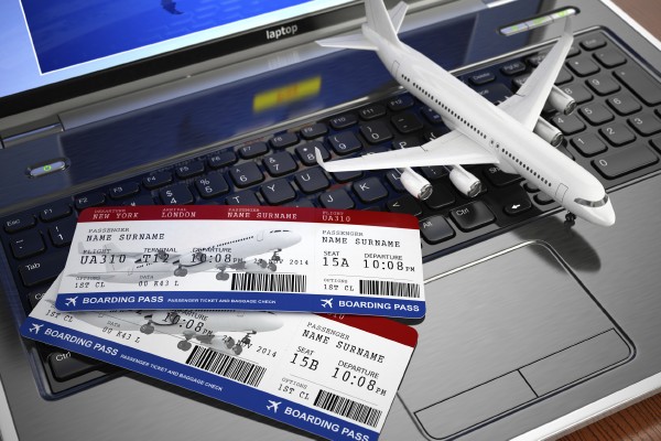 Peligroso compartir información de boletos de avión en redes sociales